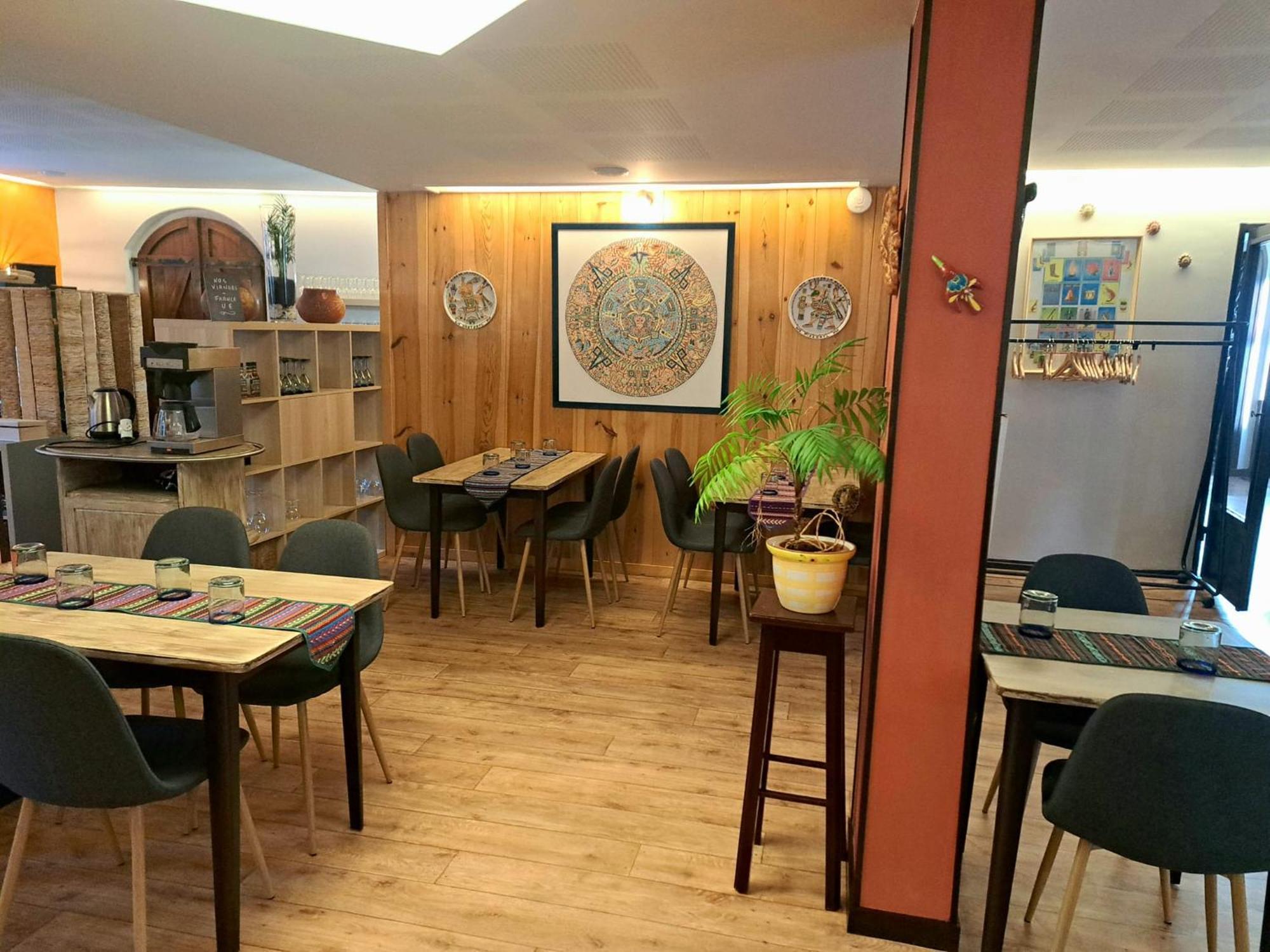 圣于连－沙普特伊 Le Barriol酒店 外观 照片